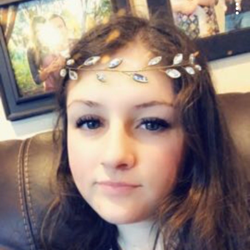 Meet your Posher, Tiara